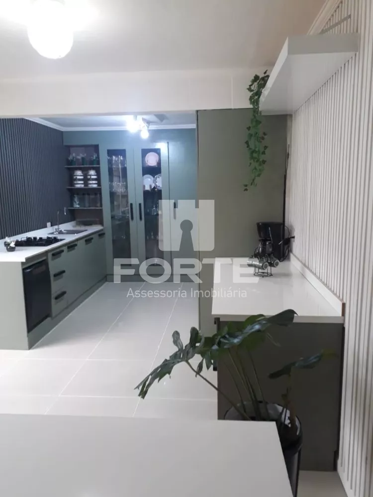 Casa à venda com 3 quartos, 165m² - Foto 2