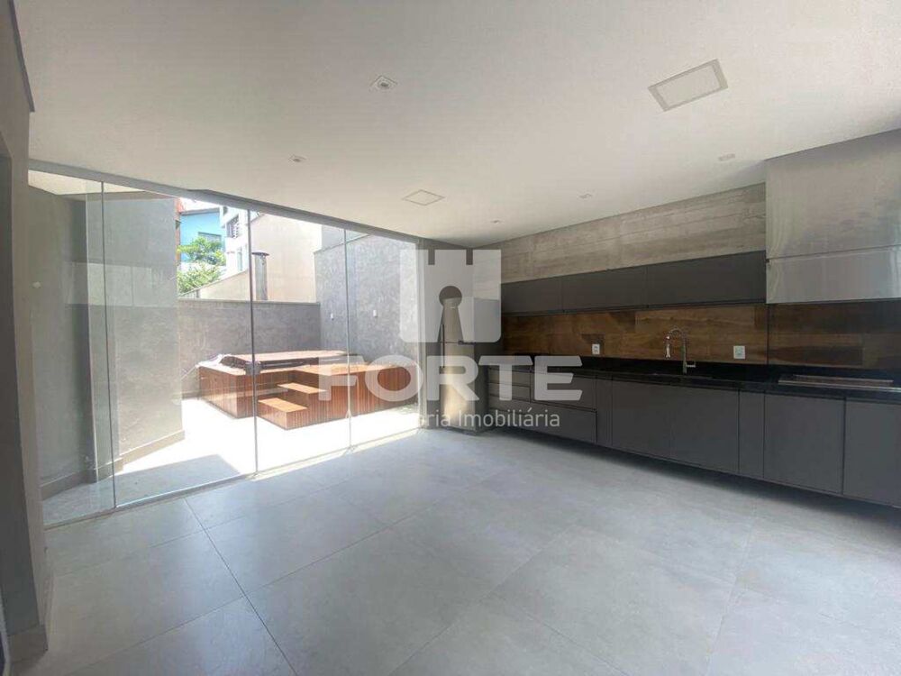 Casa, 3 quartos, 270 m² - Foto 1