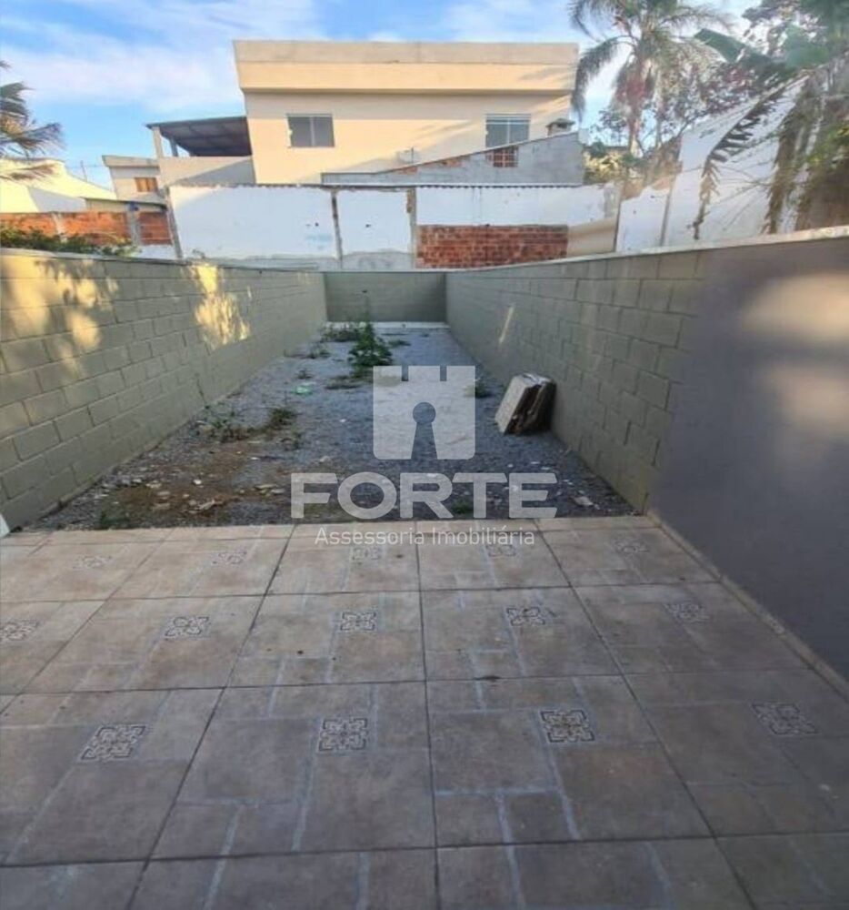 Casa à venda com 2 quartos, 80m² - Foto 12