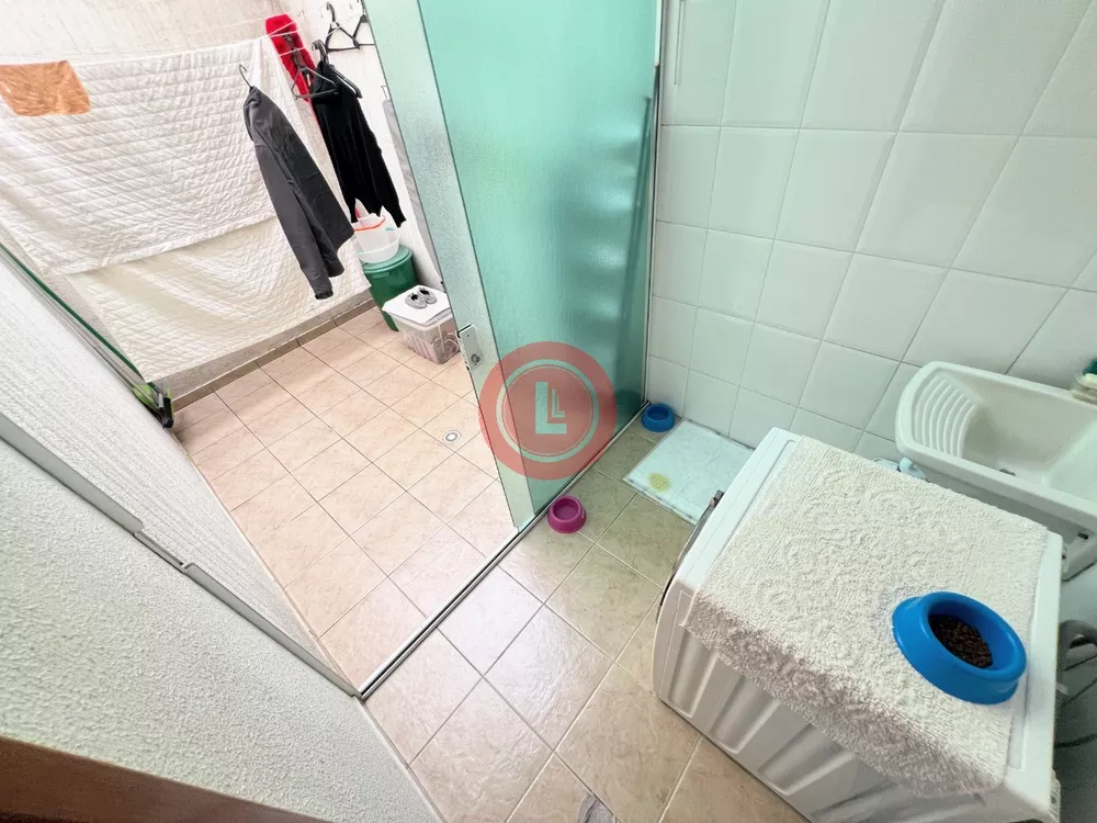 Casa, 3 quartos, 212 m² - Foto 1