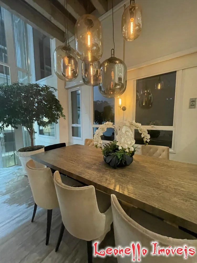 Apartamento, 3 quartos, 220 m² - Foto 1