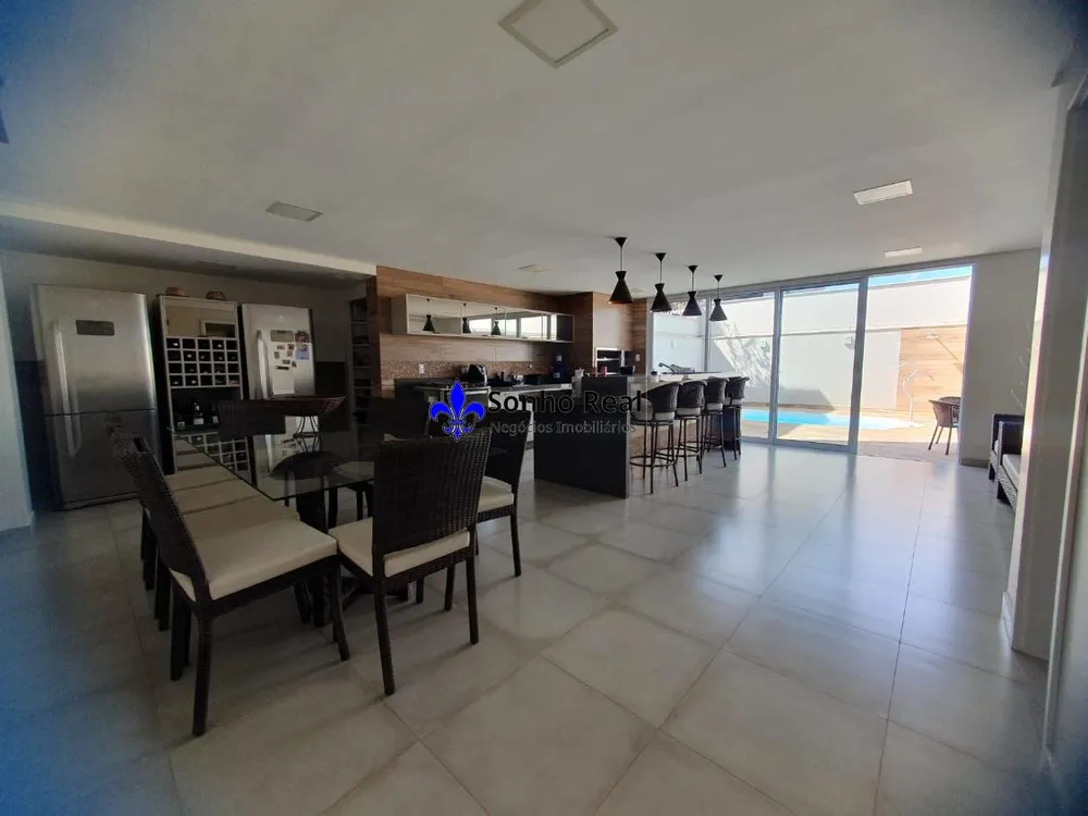 Casa, 3 quartos, 246 m² - Foto 13