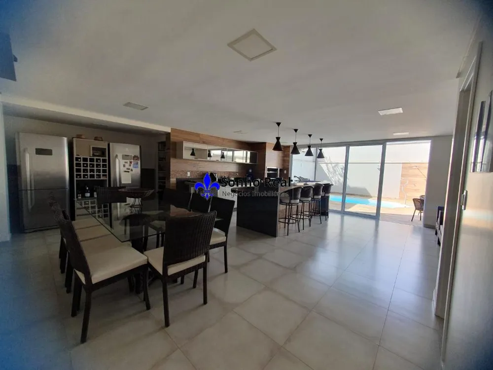 Casa, 3 quartos, 246 m² - Foto 15