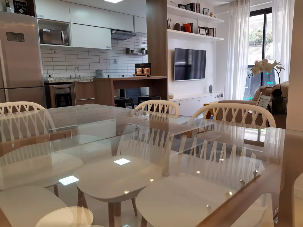 Apartamento à venda com 2 quartos, 62m² - Foto 1