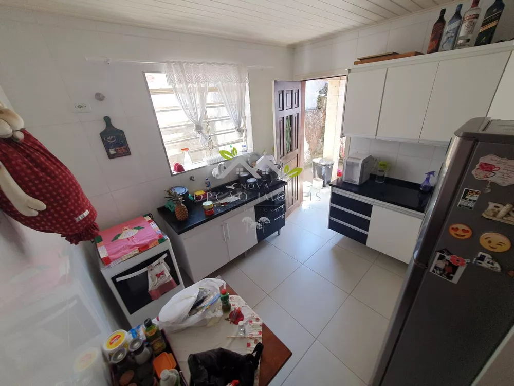 Casa à venda com 3 quartos, 121m² - Foto 4