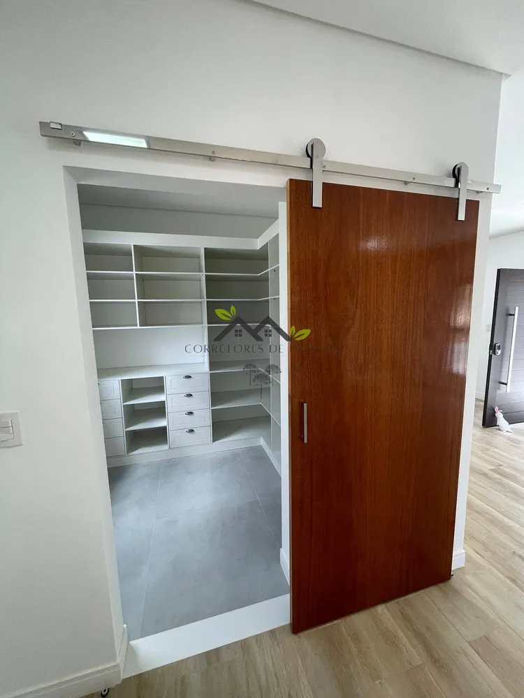 Casa, 5 quartos, 230 m² - Foto 9