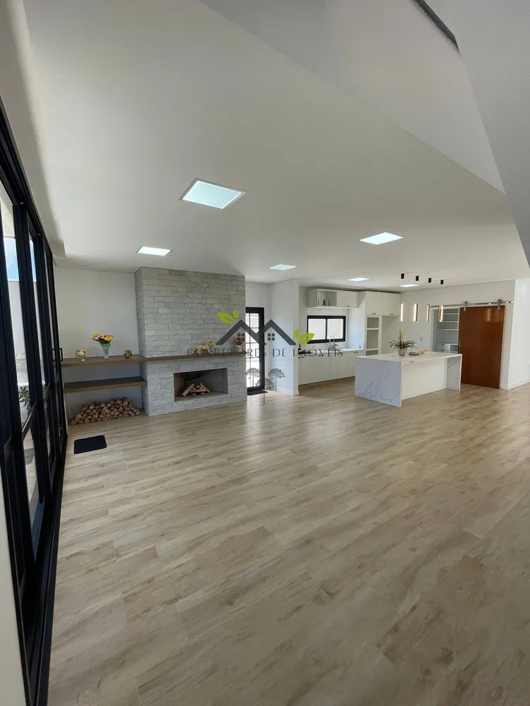 Casa, 5 quartos, 230 m² - Foto 1