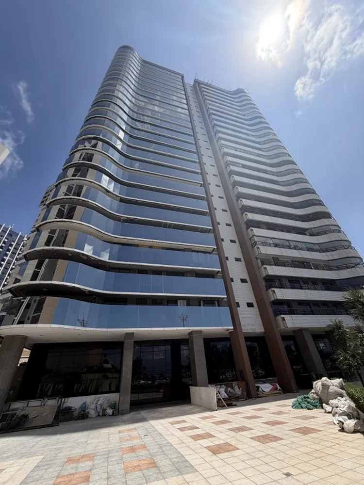 Apartamento, 3 quartos, 225 m² - Foto 1
