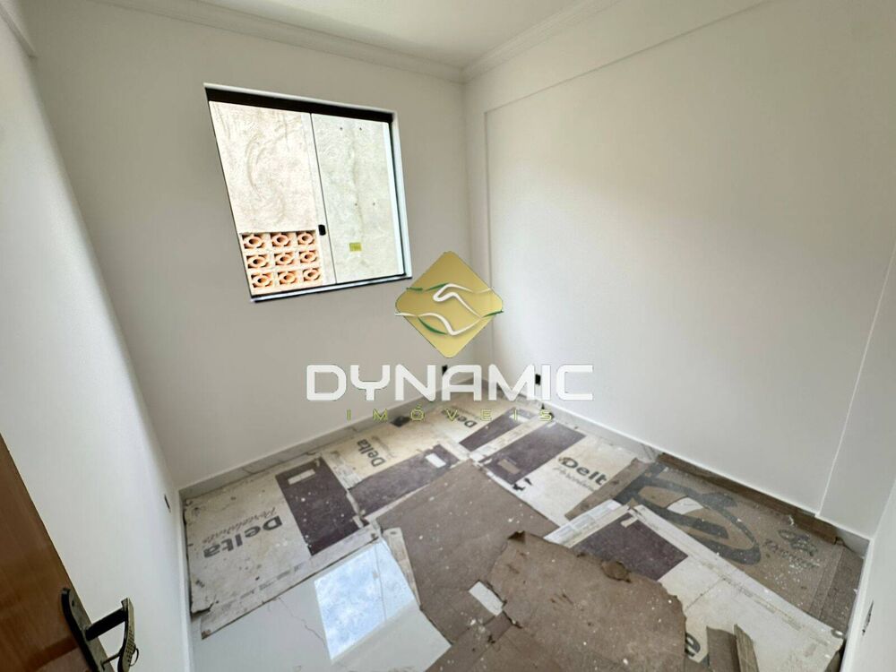 Casa à venda com 3 quartos, 120m² - Foto 1