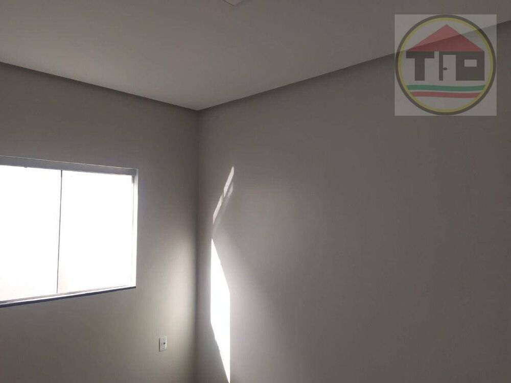 Casa à venda com 3 quartos, 70m² - Foto 1