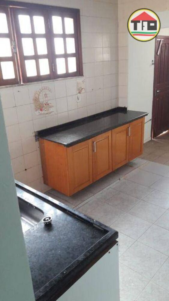 Casa para alugar com 3 quartos, 300M2 - Foto 2