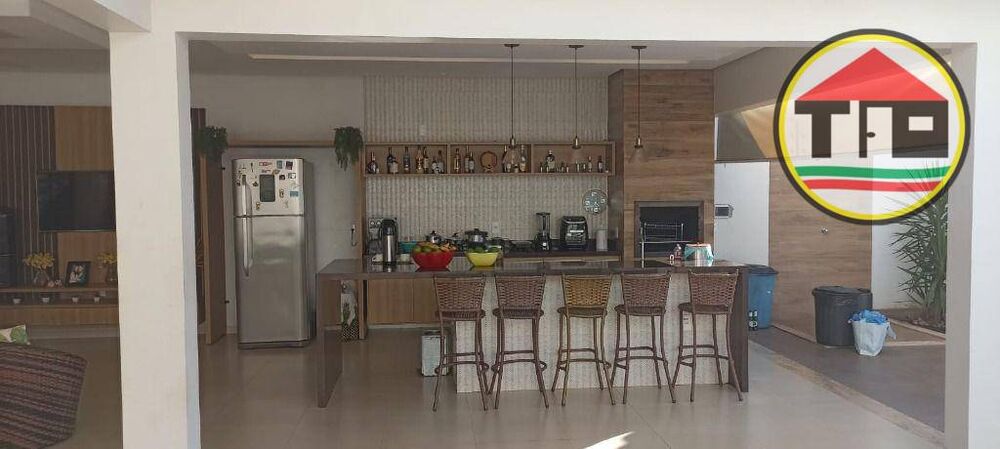 Casa à venda com 4 quartos, 450m² - Foto 3