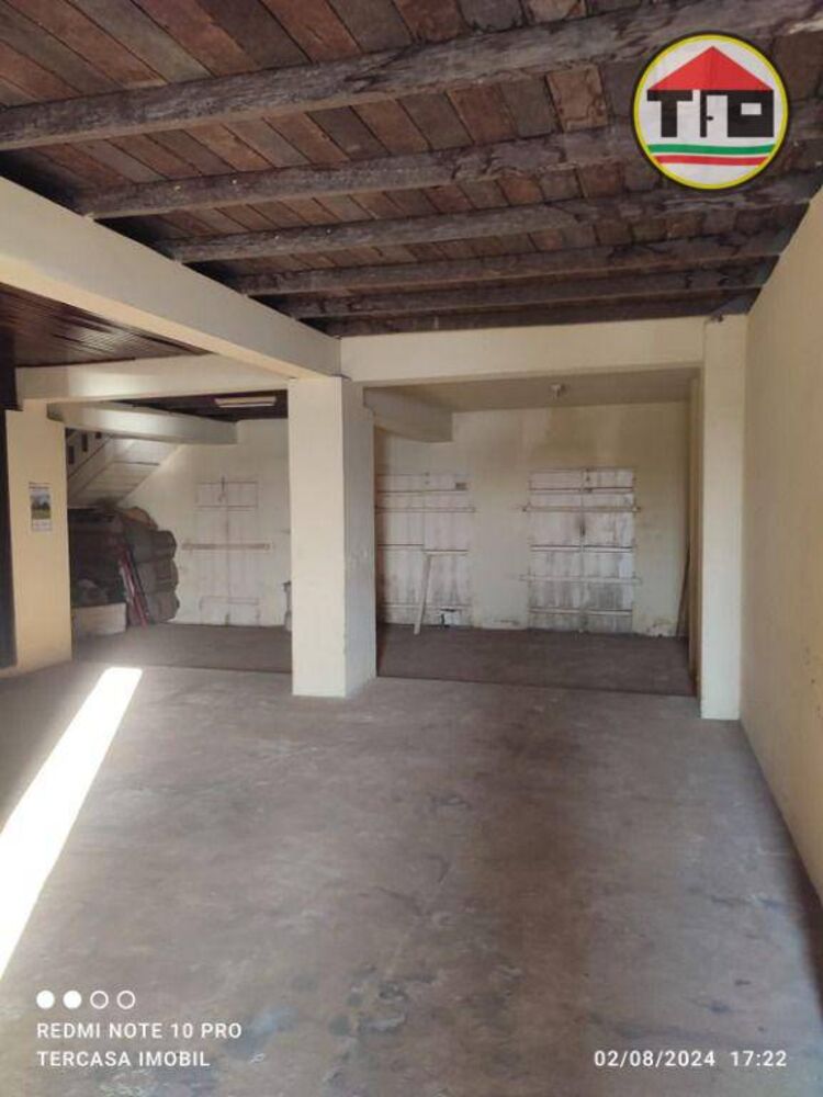 Casa à venda e aluguel com 3 quartos, 350m² - Foto 1
