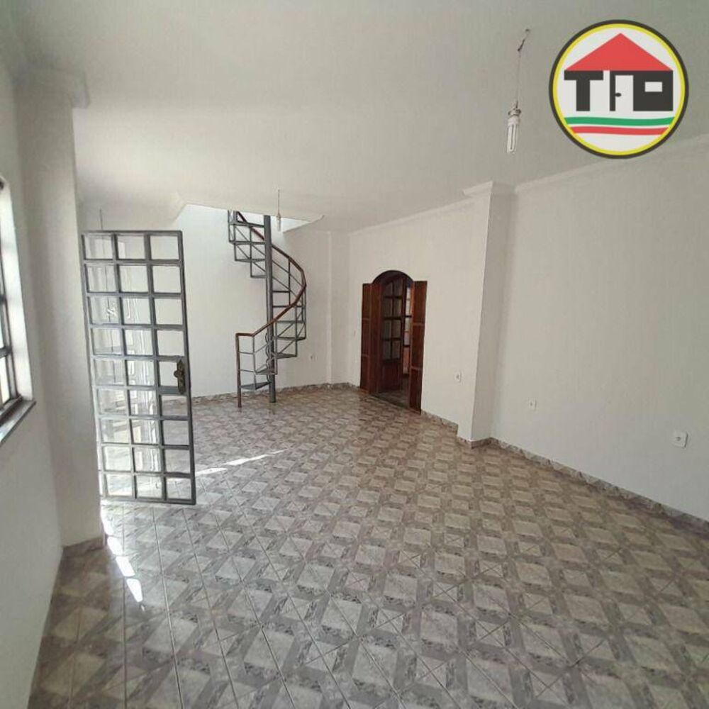 Casa à venda com 4 quartos, 312M2 - Foto 1