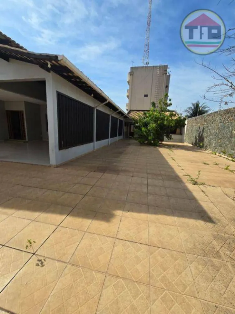 Casa, 3 quartos, 250 m² - Foto 1