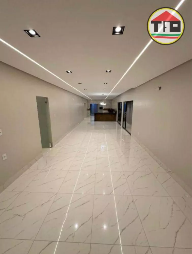 Casa à venda com 4 quartos, 280m² - Foto 2