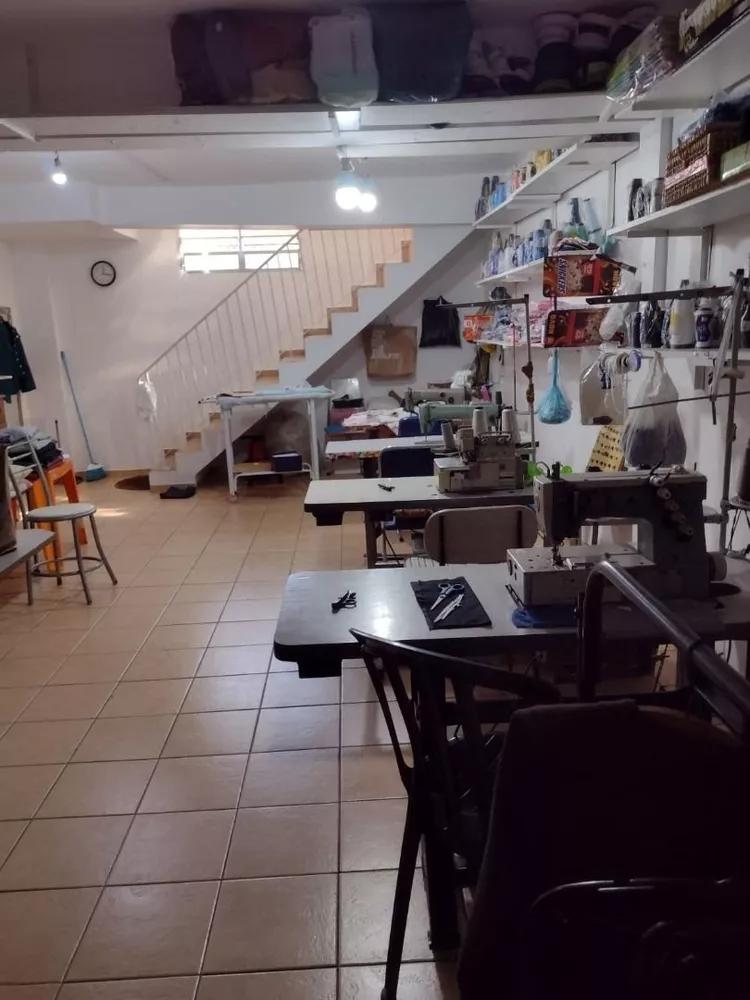 Sobrado à venda com 4 quartos, 330m² - Foto 4