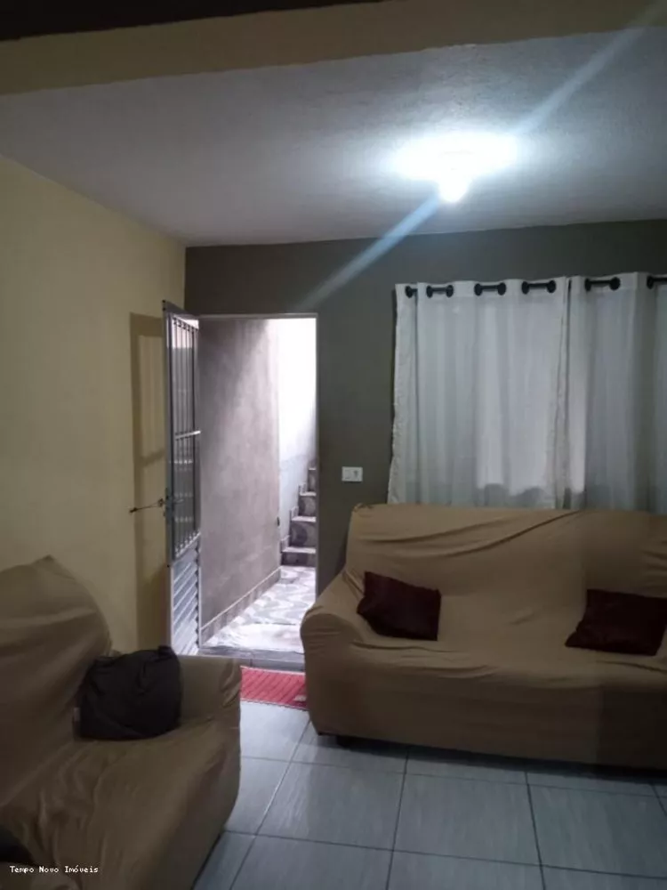 Casa à venda com 2 quartos, 60m² - Foto 1