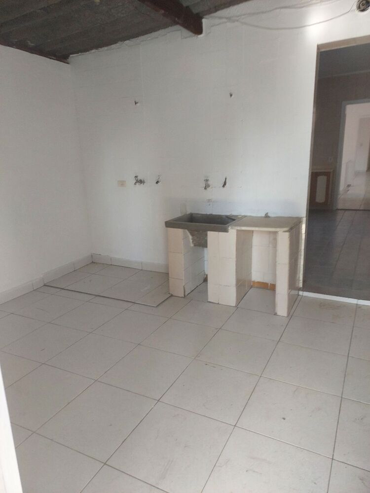 Casa para alugar com 2 quartos, 85m² - Foto 8