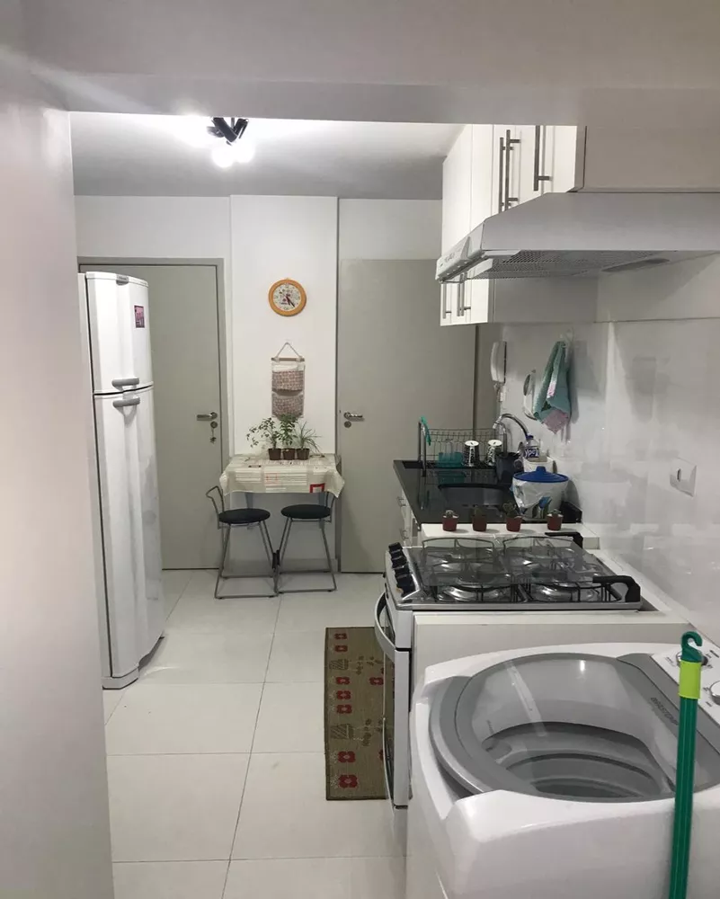 Apartamento à venda com 2 quartos, 70m² - Foto 2