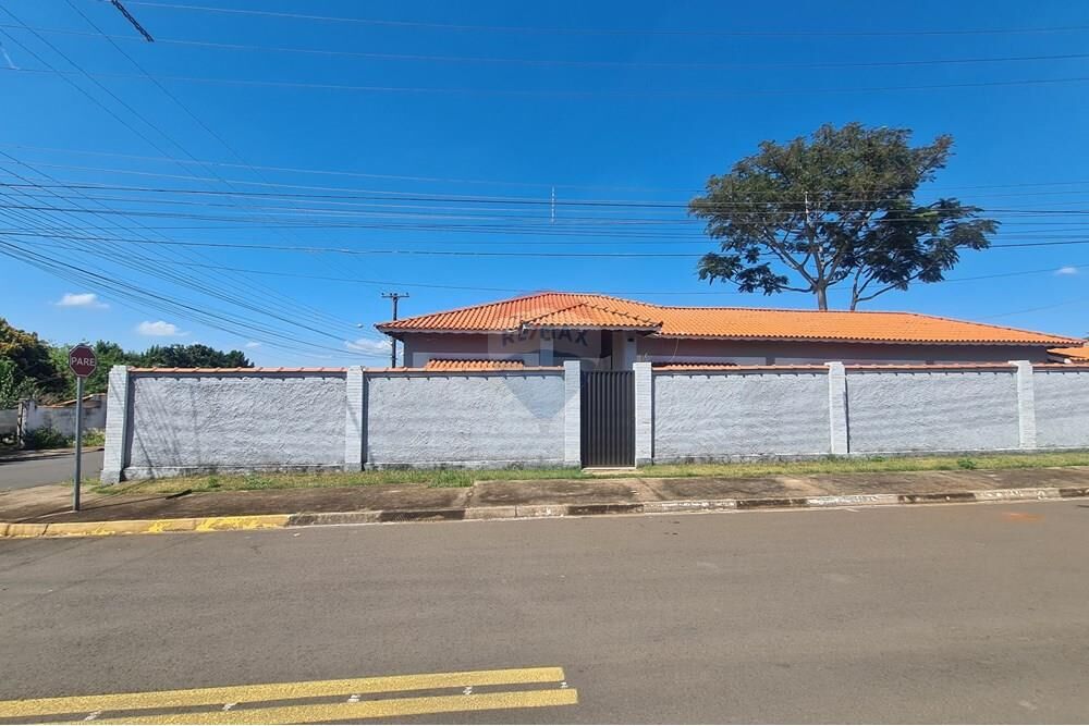 Casa à venda com 3 quartos, 343m² - Foto 1