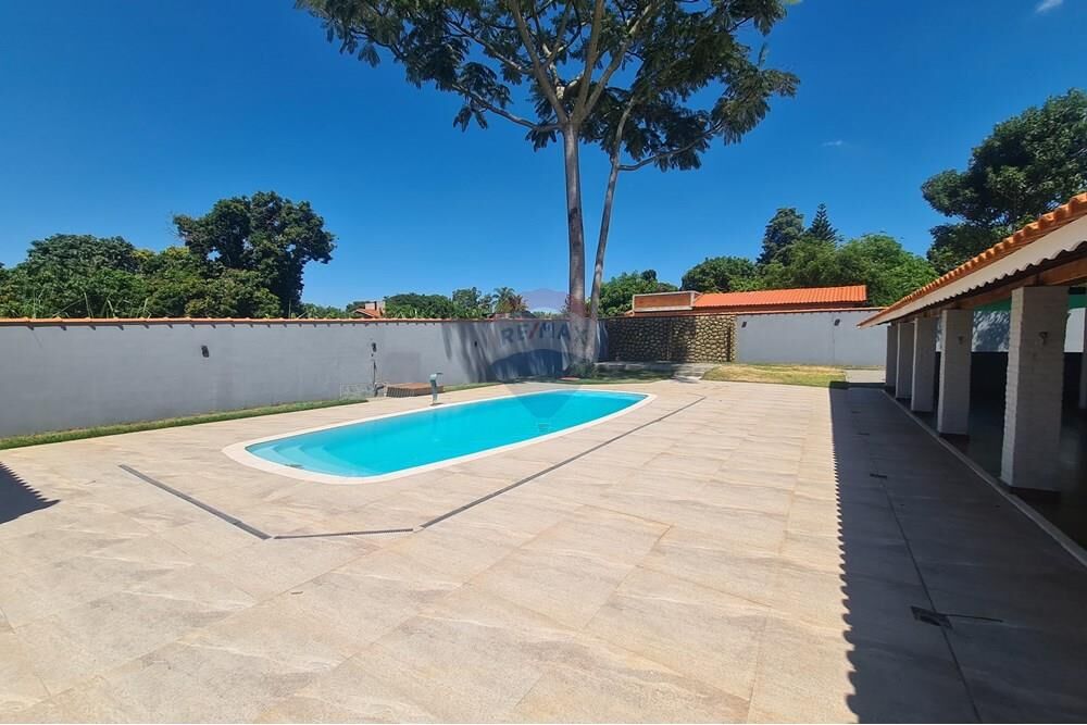 Casa à venda com 3 quartos, 343m² - Foto 4