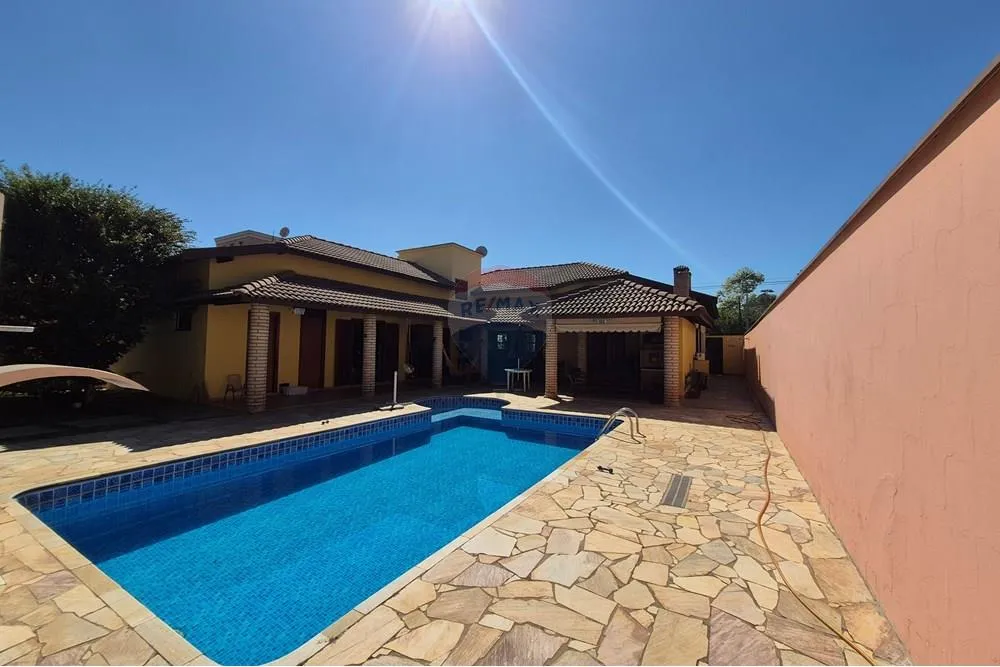 Casa, 5 quartos, 338 m² - Foto 1