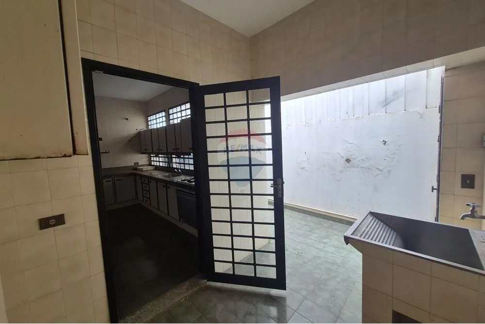 Casa, 5 quartos, 312 m² - Foto 2