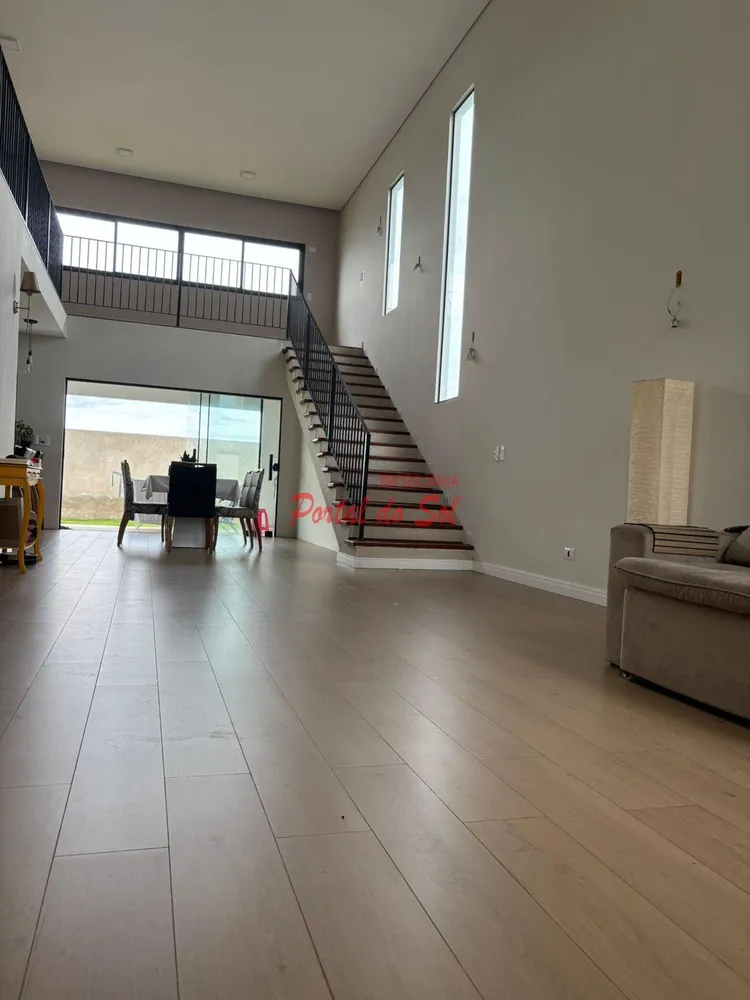 Casa, 3 quartos, 240 m² - Foto 4