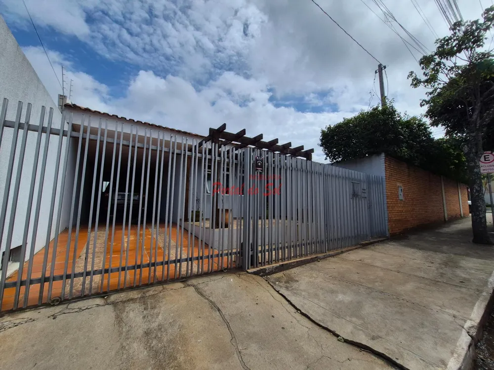 Casa, 3 quartos, 236 m² - Foto 1
