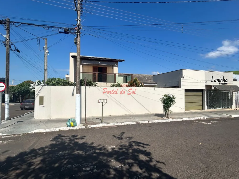 Casa, 3 quartos, 229 m² - Foto 2