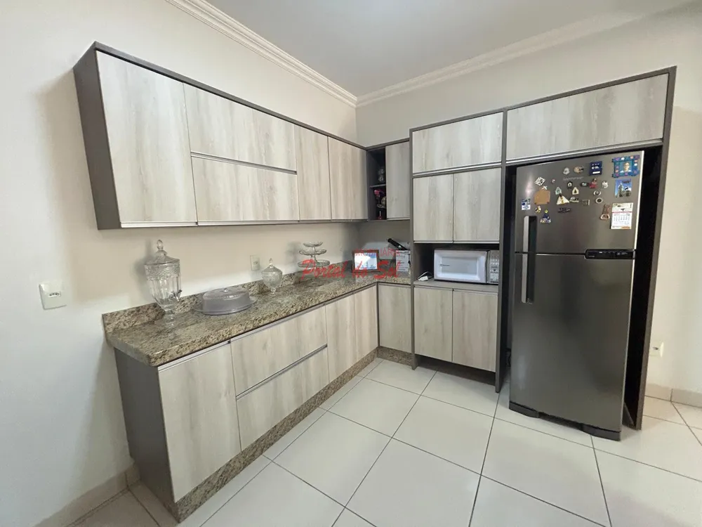 Casa, 3 quartos, 229 m² - Foto 5