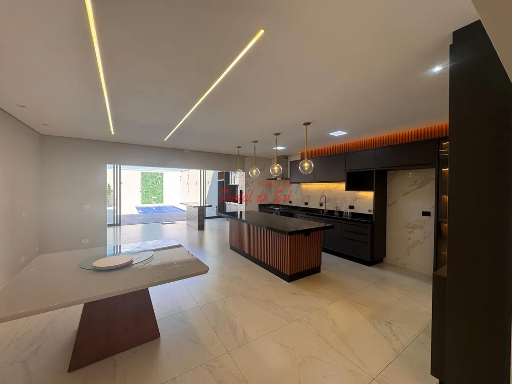 Casa, 3 quartos, 248 m² - Foto 2