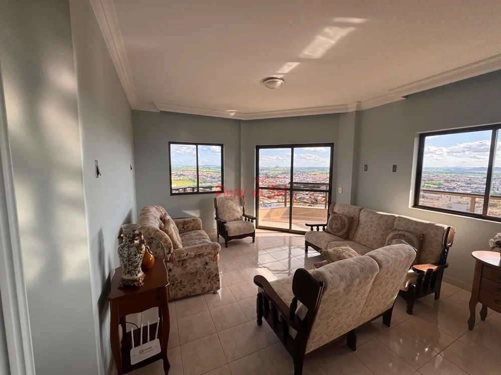 Apartamento, 4 quartos, 225 m² - Foto 1