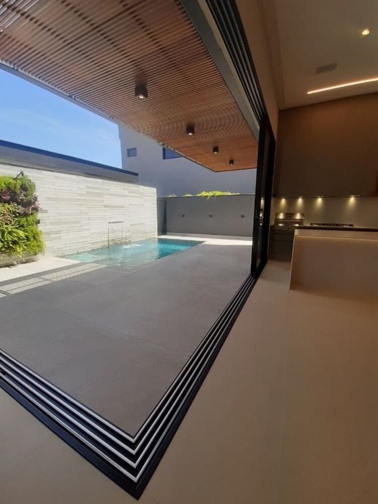 Casa de Condomínio à venda com 4 quartos, 274m² - Foto 13