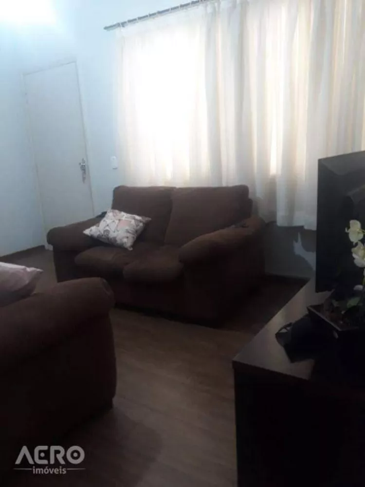 Apartamento à venda com 3 quartos, 98m² - Foto 1