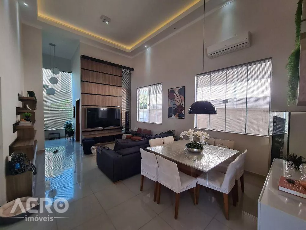 Casa de Condomínio à venda com 3 quartos, 189m² - Foto 1