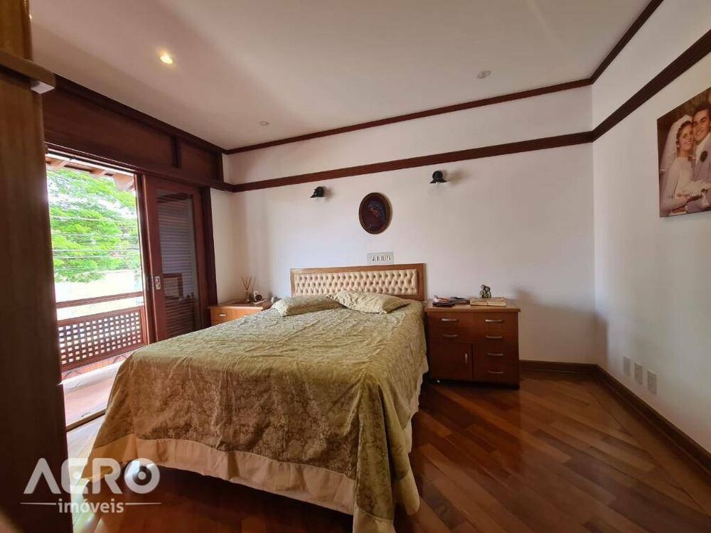Casa à venda com 3 quartos, 279m² - Foto 10