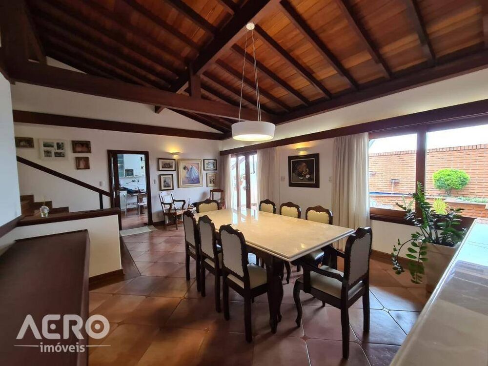 Casa à venda com 3 quartos, 279m² - Foto 4
