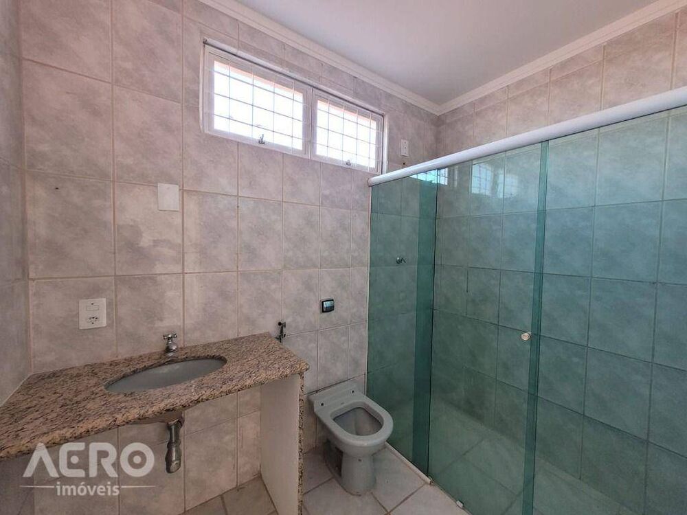 Casa, 3 quartos, 218 m² - Foto 13