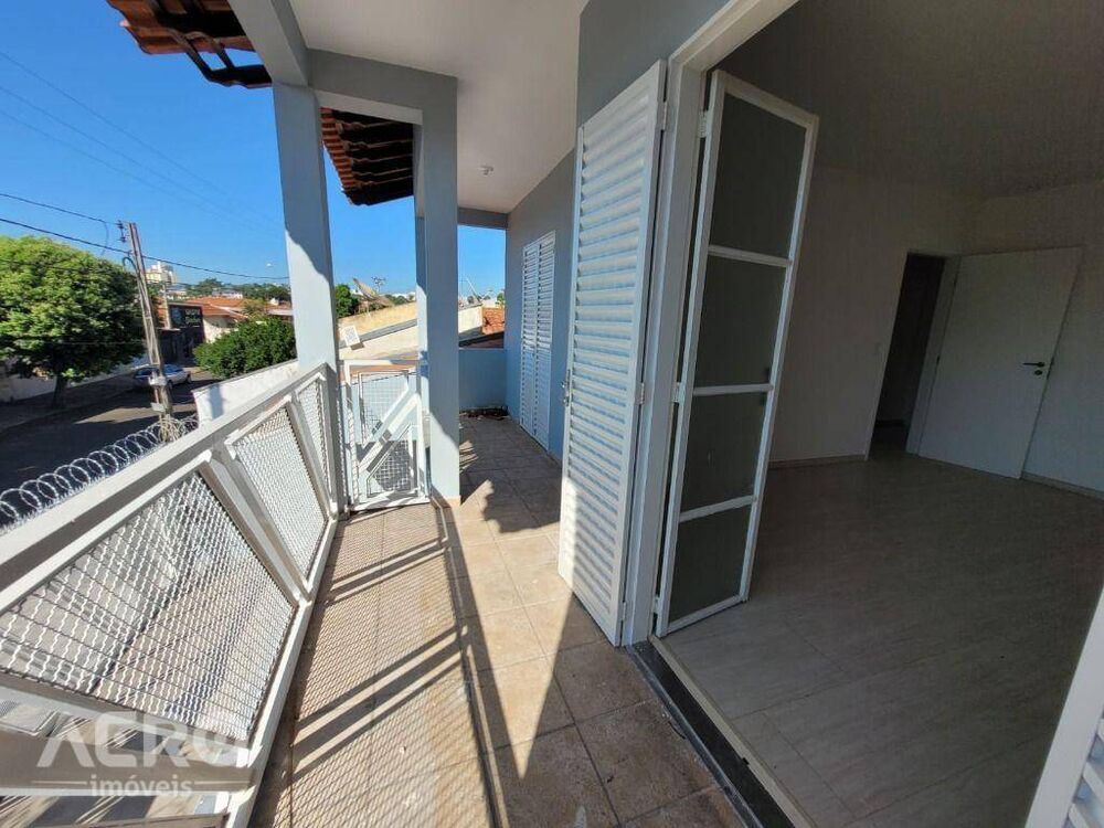 Casa, 3 quartos, 218 m² - Foto 2