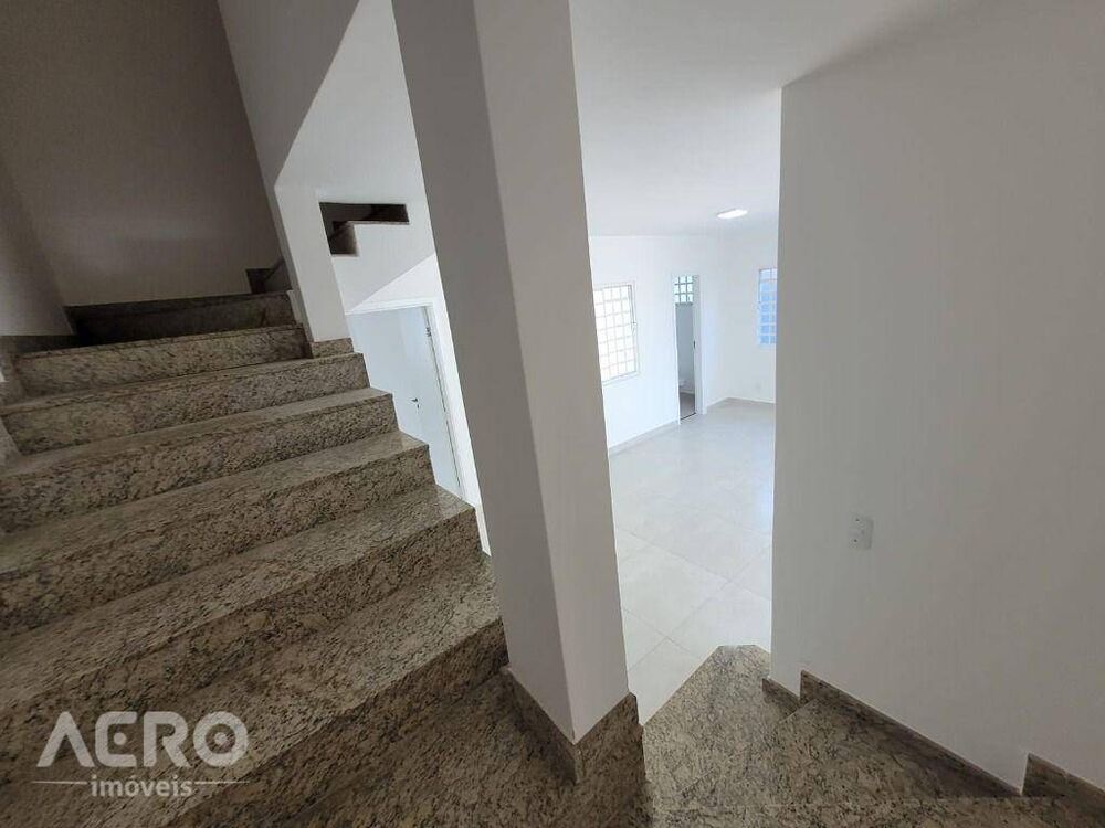 Casa, 3 quartos, 218 m² - Foto 11