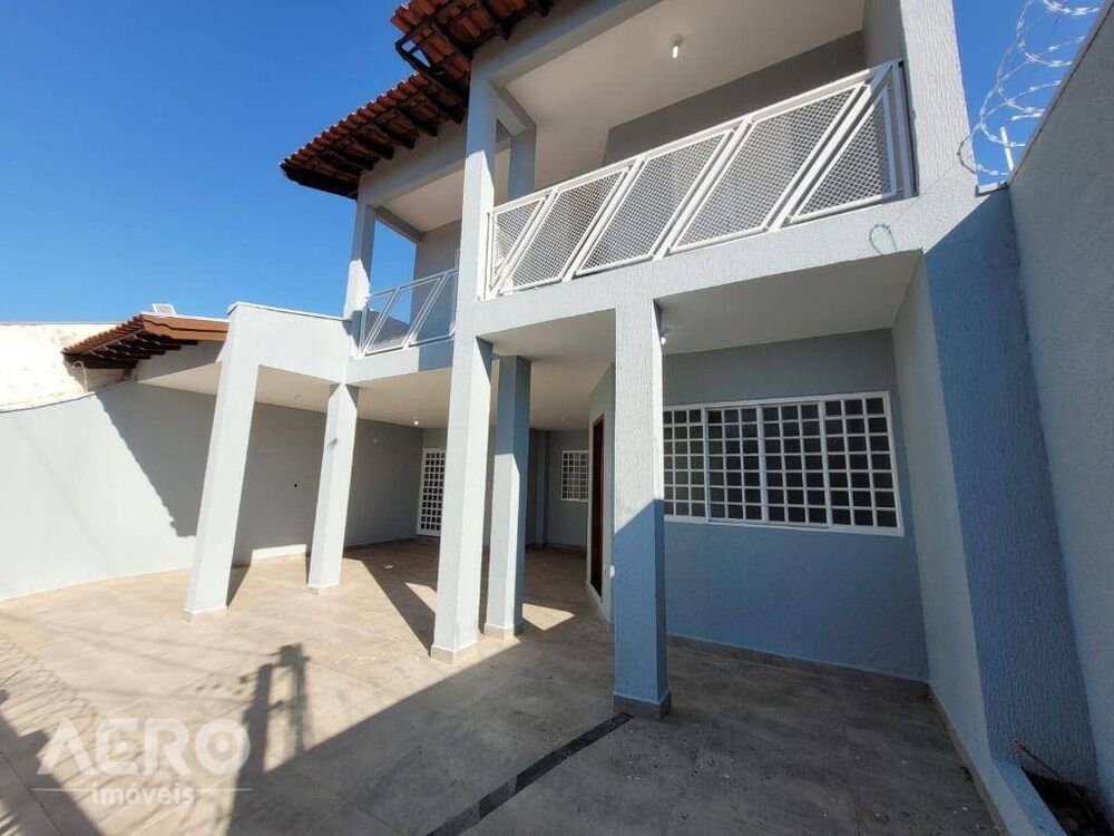Casa, 3 quartos, 218 m² - Foto 1