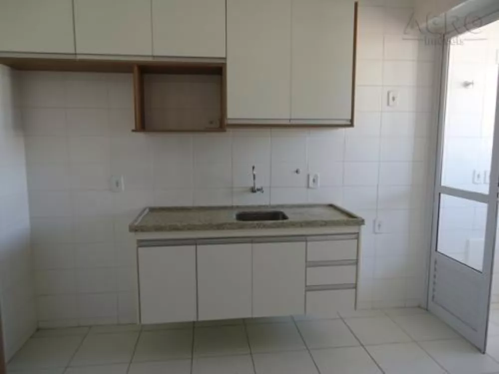 Apartamento à venda com 2 quartos, 65m² - Foto 2