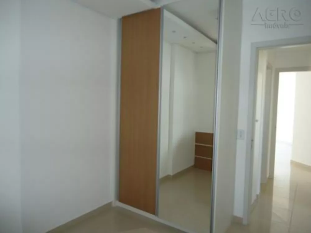 Apartamento à venda com 2 quartos, 65m² - Foto 1