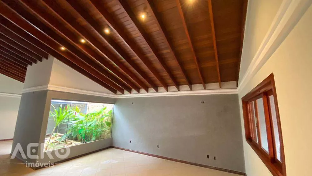 Casa de Condomínio à venda com 3 quartos, 190m² - Foto 4