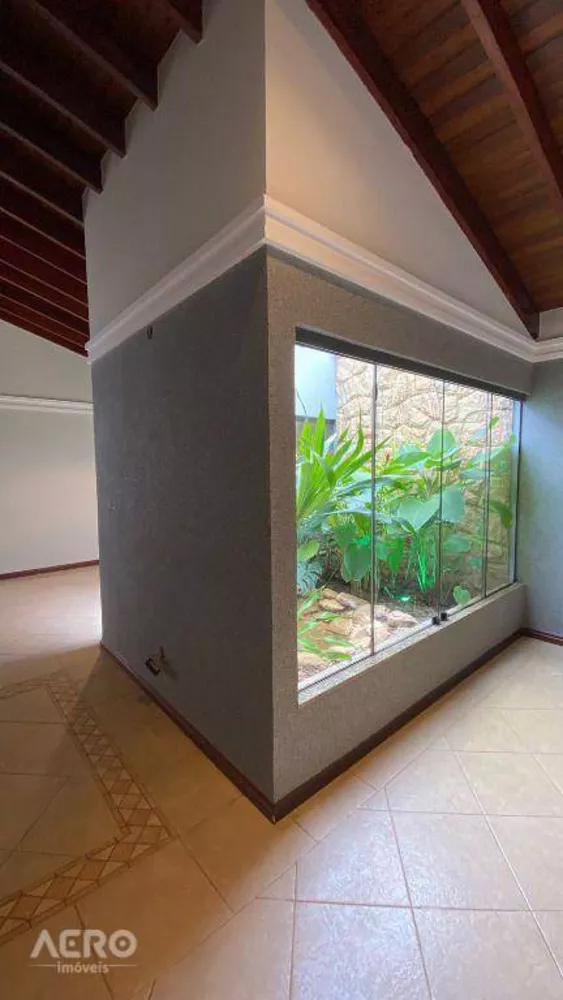 Casa de Condomínio à venda com 3 quartos, 190m² - Foto 2