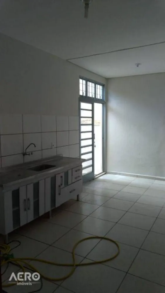 Casa, 3 quartos, 210 m² - Foto 2