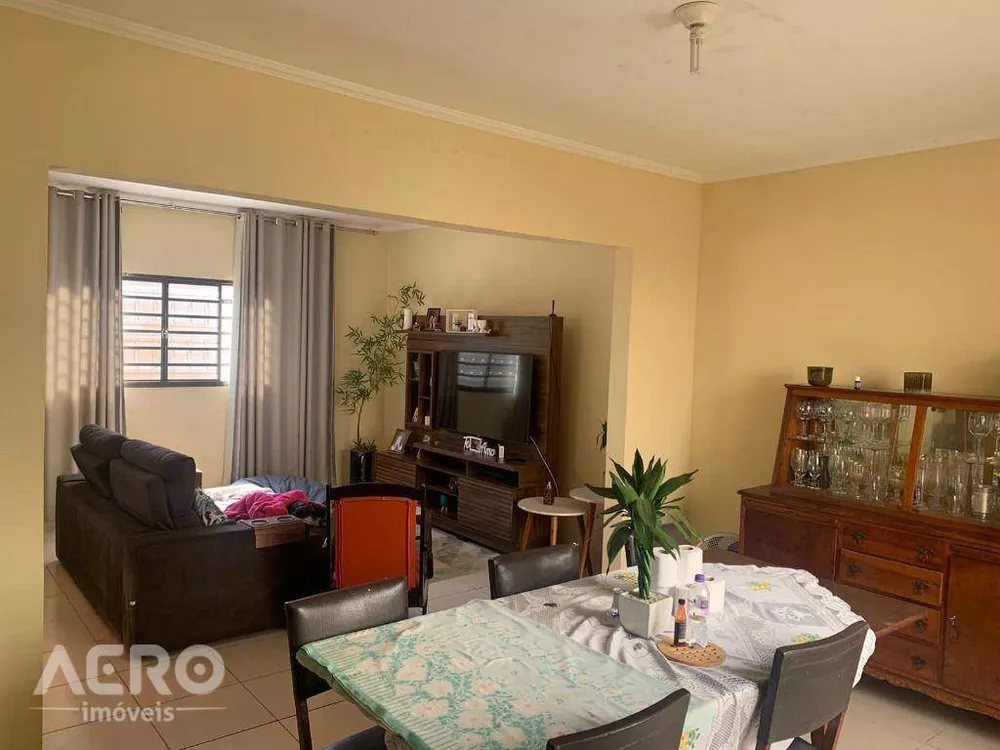 Casa à venda com 3 quartos, 170m² - Foto 1