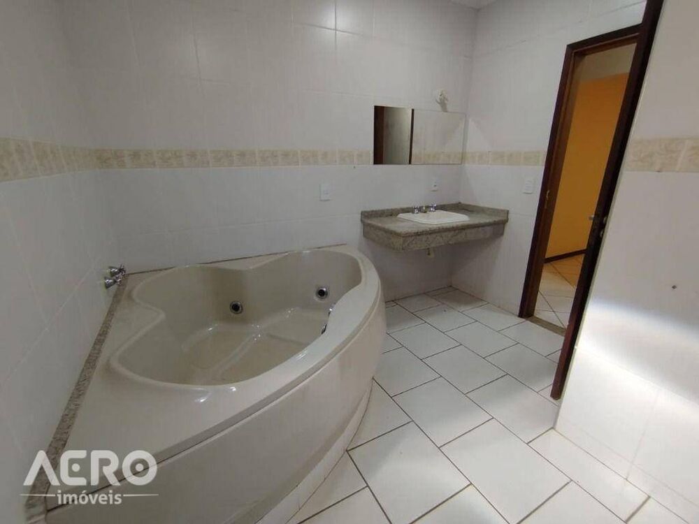 Casa à venda com 3 quartos, 250m² - Foto 15